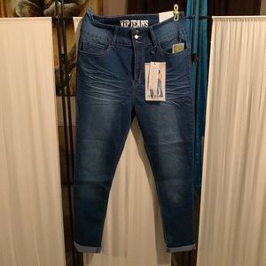 Woman skinny Jean size 15/32 VIP jeans. Got at Ross